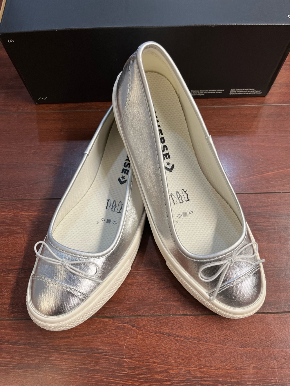 Womens 7.5 Converse Dainty Ballerina Slip On Silver Metallic A14492C HALF BOX